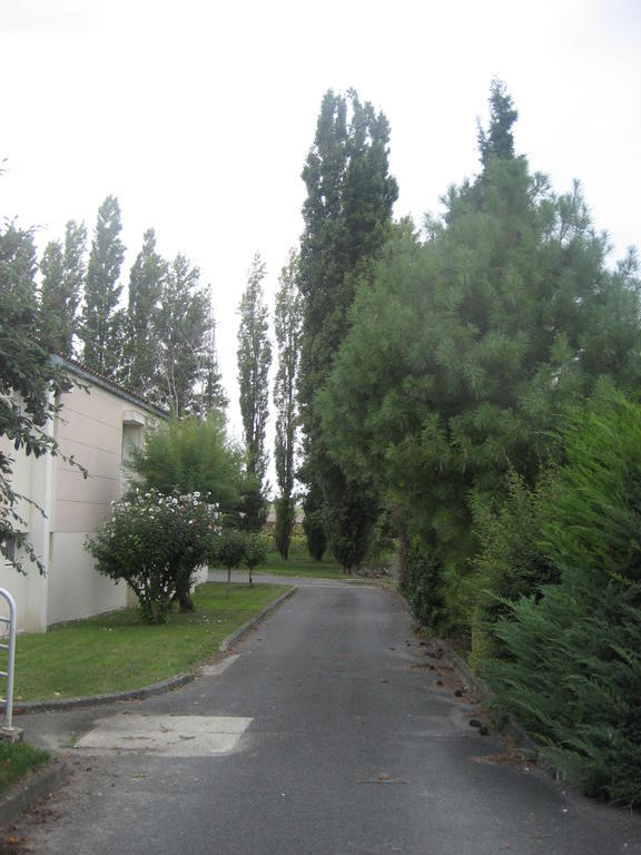 Hotel Bon Repos Barbezieux-Saint-Hilaire Екстер'єр фото